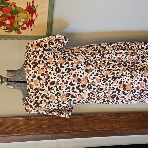 Cuddle Duds Cheetah Print Maxi Dress - Picture 5 of 6